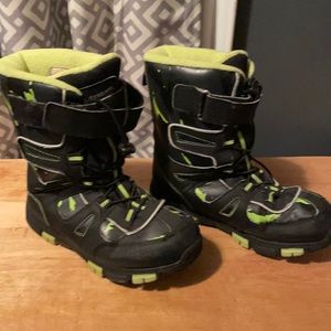 Snow boots - size 4 (boys)